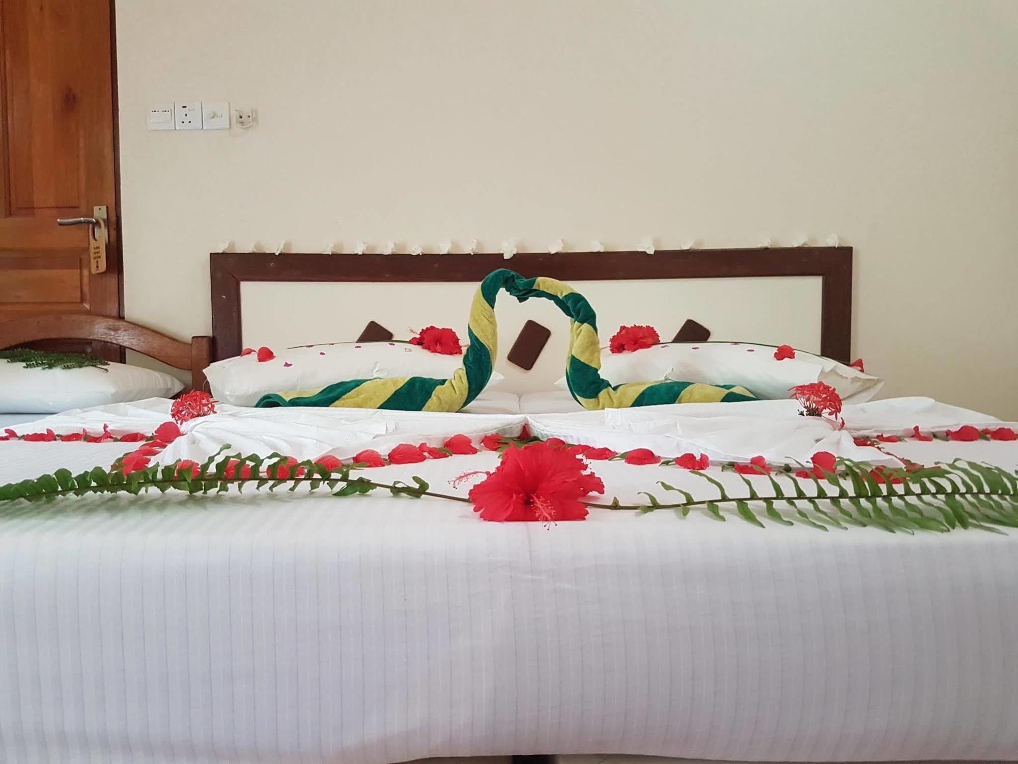 Fulidhoo La Perla Guest House Exterior photo
