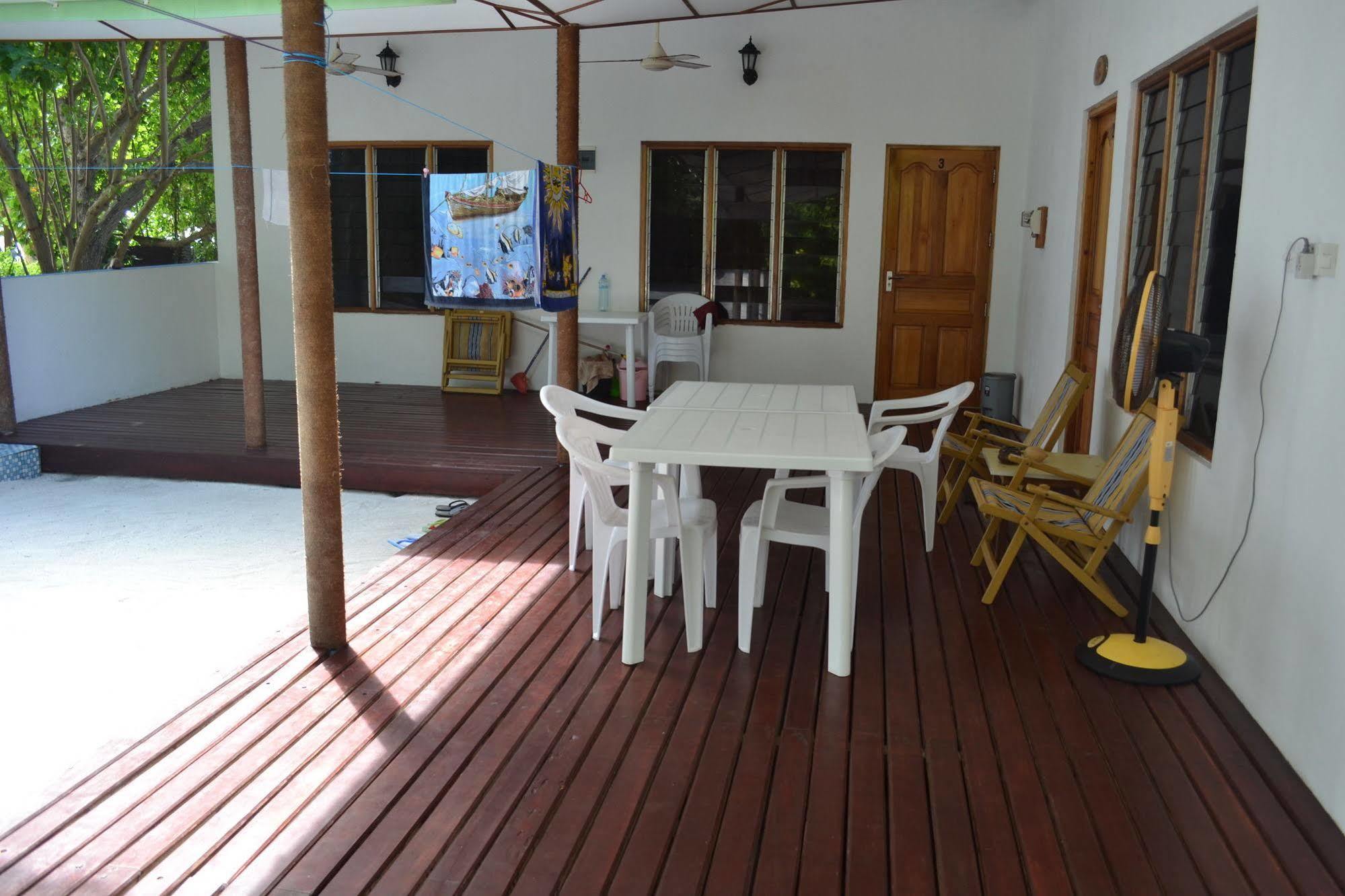 Fulidhoo La Perla Guest House Exterior photo